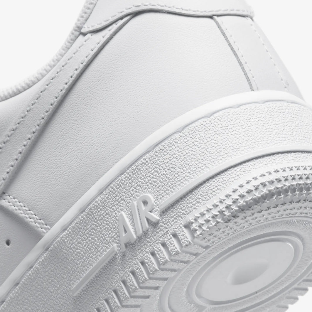 Nike Air Force 1 Low Triple White ‘07 BRAND NEW, MEN and WOMEN SIZES.